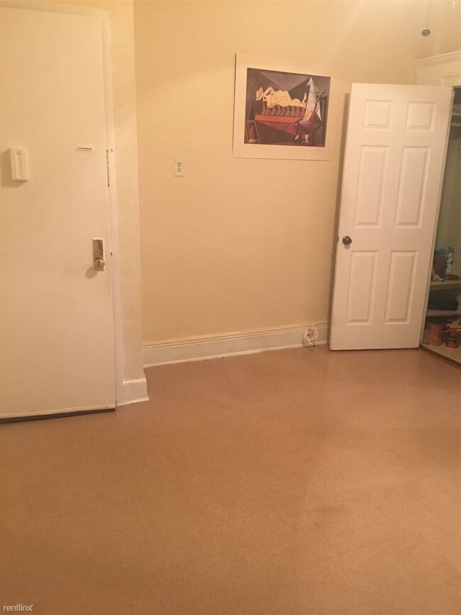 Foto del edificio - 1713 Putnam Ave