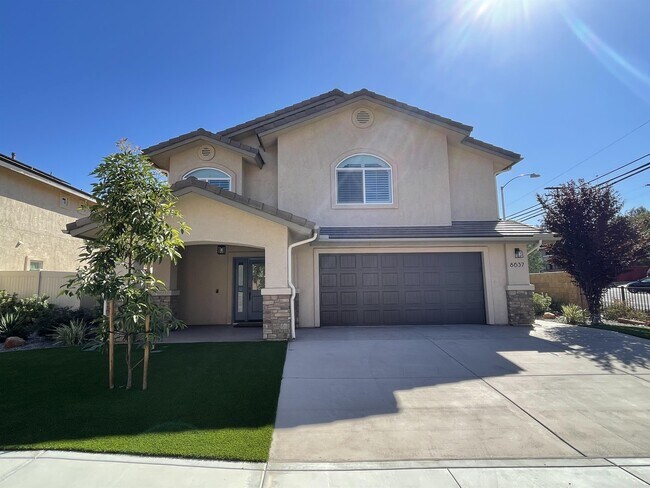 Building Photo - 8637 Fanita Dr