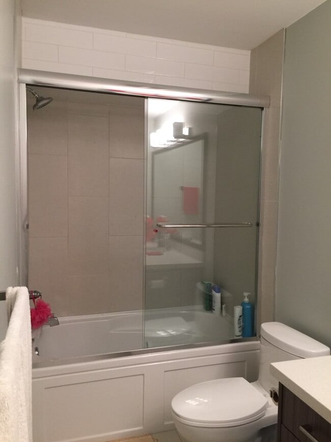 Building Photo - 12184-12210 210 St