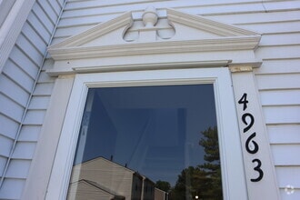 Building Photo - 4963 Singleton Dr