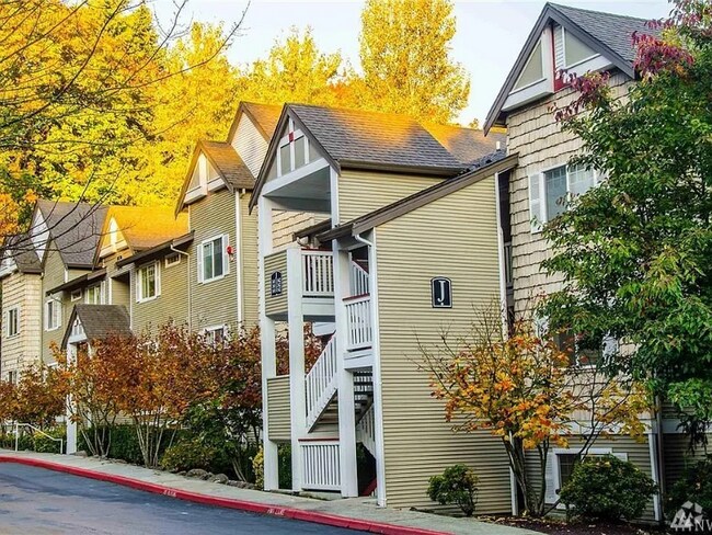 Building Photo - 18501 SE Newport Way
