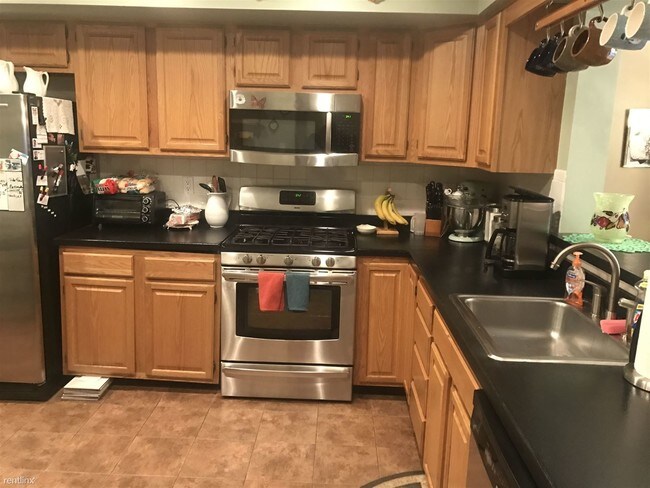 Foto del edificio - 3 br, 2.5 bath House - 15 Stokes Rd