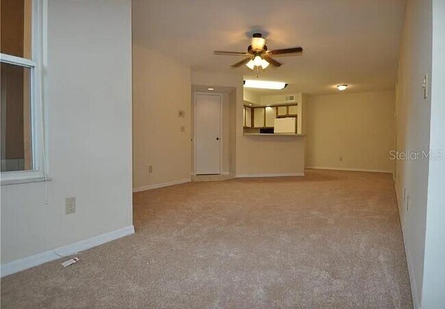 Foto del edificio - 4518 Commander Dr