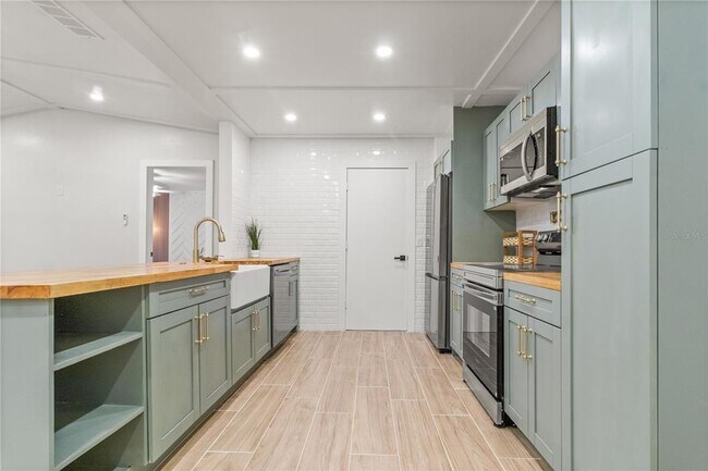 Foto del edificio - 3818 Meridian Pl