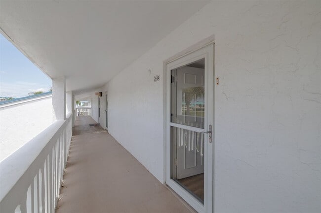 Building Photo - 4590 S Atlantic Ave