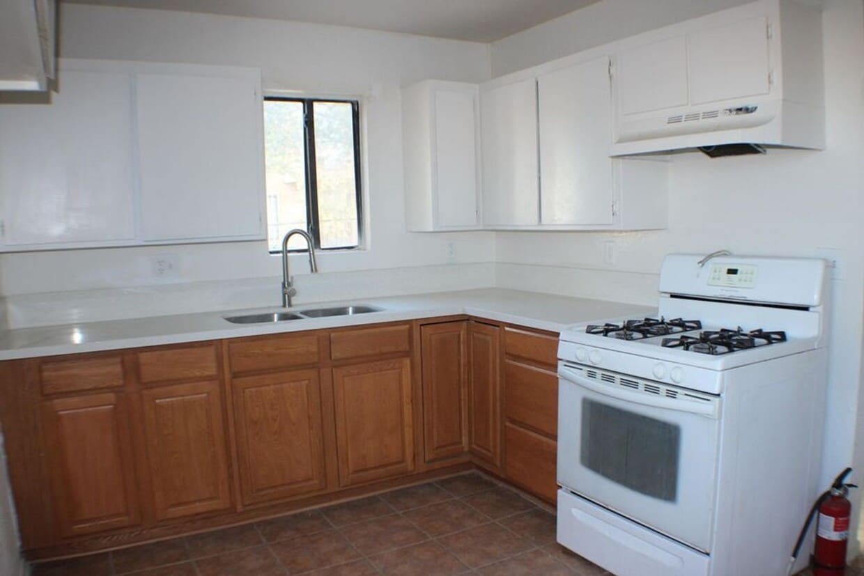 Building Photo - 21113 Nemophilia St