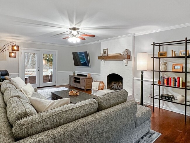 Building Photo - Thoughtfully Designed 3 Bed, 2.5 Bath Home...