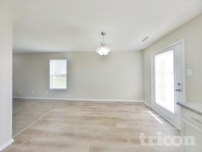 Building Photo - 2869 Ludwig Dr