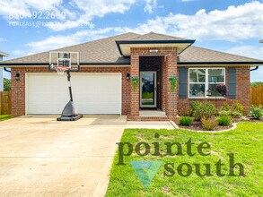 Building Photo - 5601 Guinevere Ln