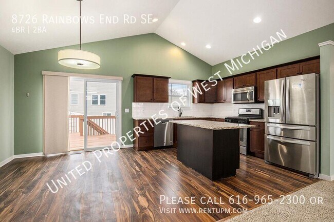 Building Photo - Available Now | 4 bed 2 bath Single-Family...