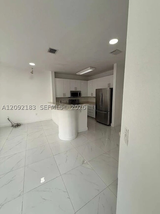 Building Photo - 5543 NW 112th Pl