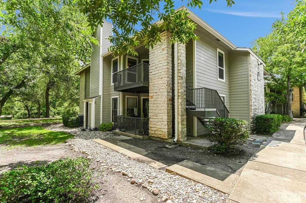 Primary Photo - 10616 Mellow Ln