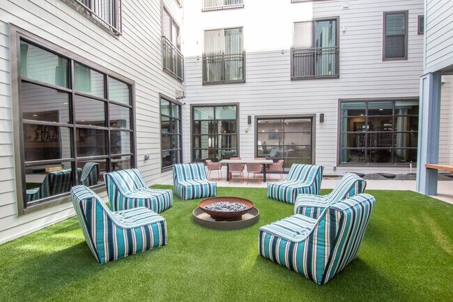 Foto del edificio - Modern 1-Bedroom Apartments: Luxury Within...