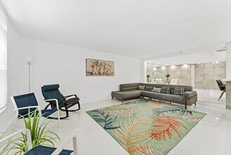 Building Photo - 3730 Inverrary Dr