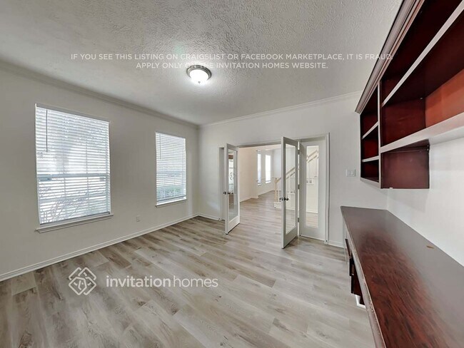 Foto del edificio - 6006 Sandy Hollow Dr