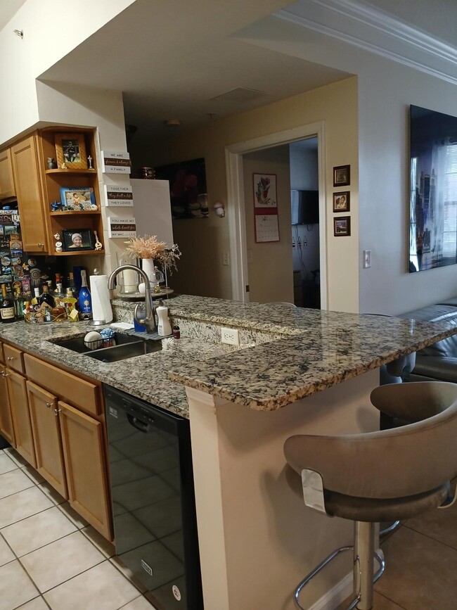 Foto del edificio - 9833 Baywinds Blvd