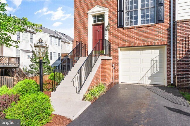 Building Photo - 9842 Cheshire Ridge Cir