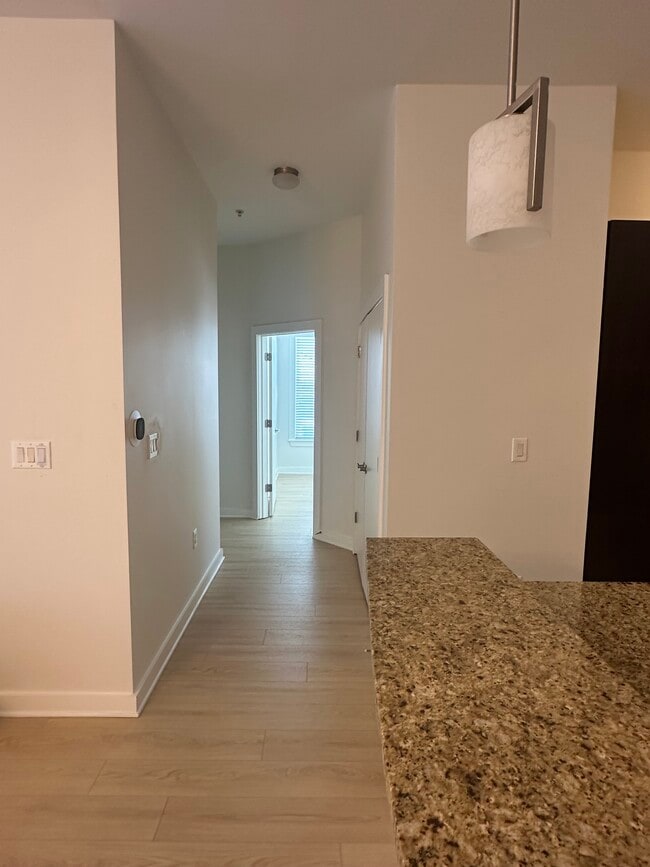 Building Photo - 870 Inman Village Pky NE