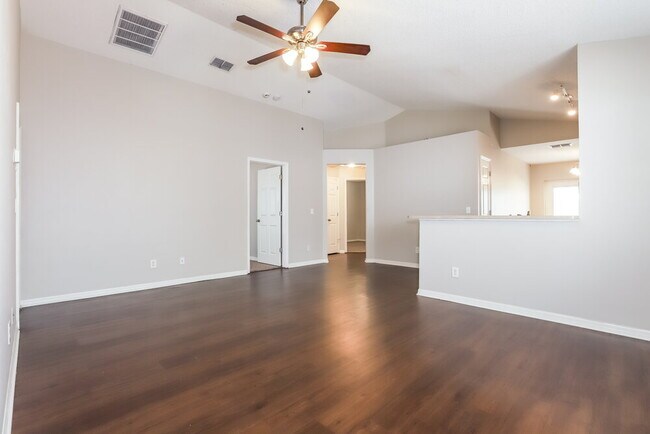 Building Photo - 624 Cape Cod Cir