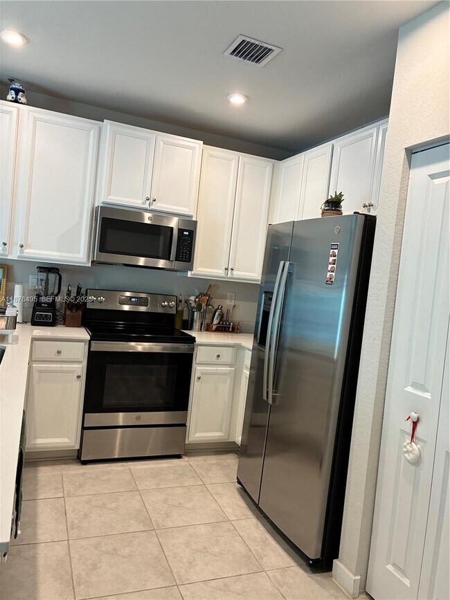 Foto del edificio - 1069 NW 4th Ter