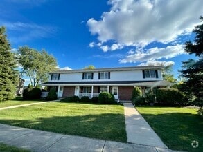 Building Photo - 106 Colonial Pkwy