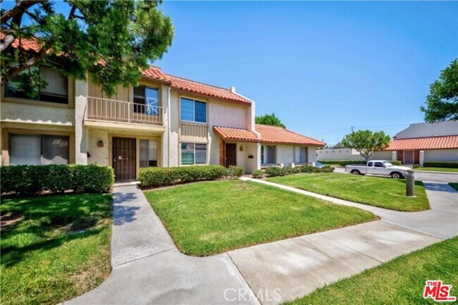 Building Photo - 4763 Guadalajara Way