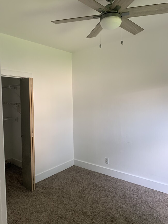 Building Photo - 120 Burr Oak 3 Unit