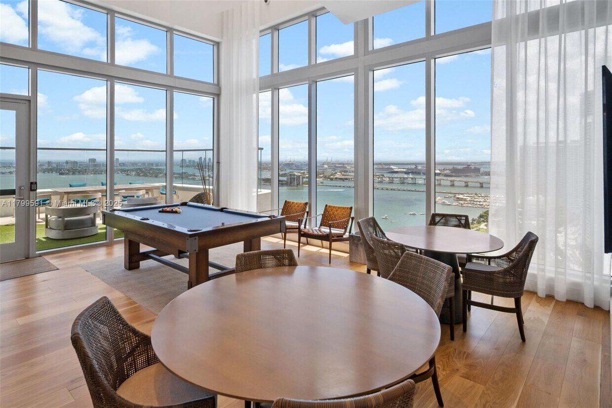 Foto principal - 2150 N Bayshore Dr