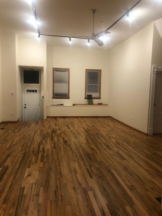 Building Photo - 2164 N Claremont Ave