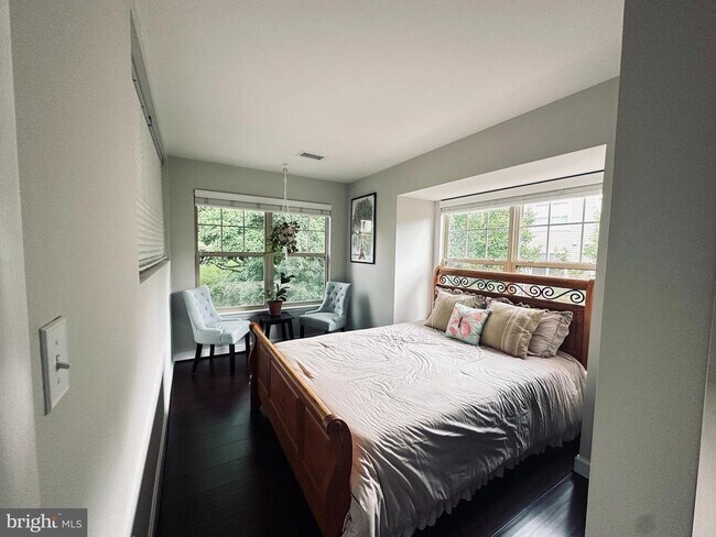 Foto del edificio - 1734 Ascot Way