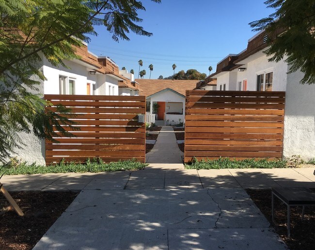 Building Photo - Silverlake Apartments