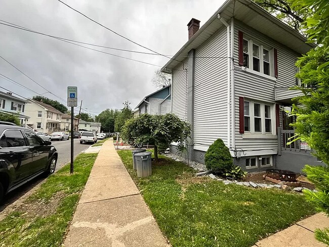 Foto del edificio - 574 Arlington Ave