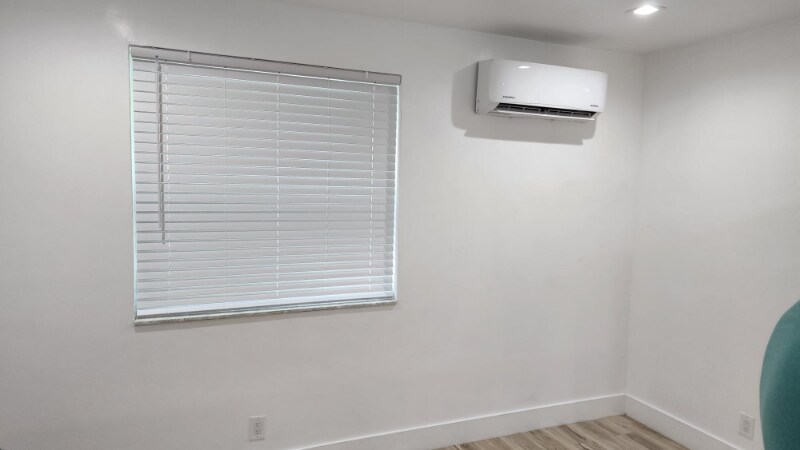 Building Photo - 808 SW 2nd Ct