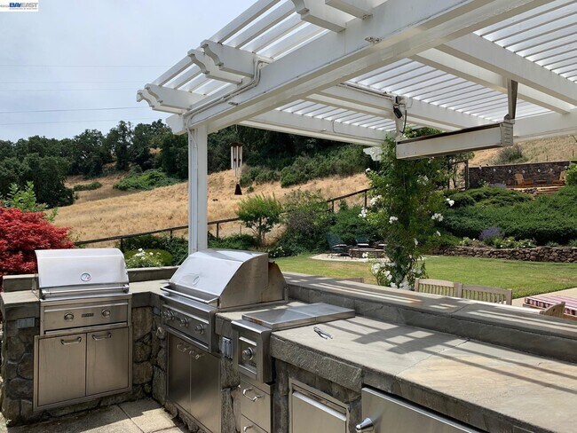 Foto del edificio - 4455 Tosca Ct