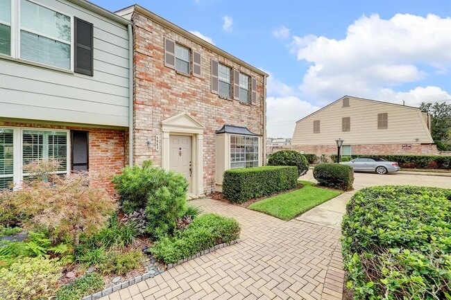 Foto del edificio - 5863 Valley Forge Dr