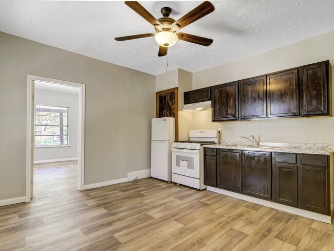 Foto del edificio - 313 N Beauregard St