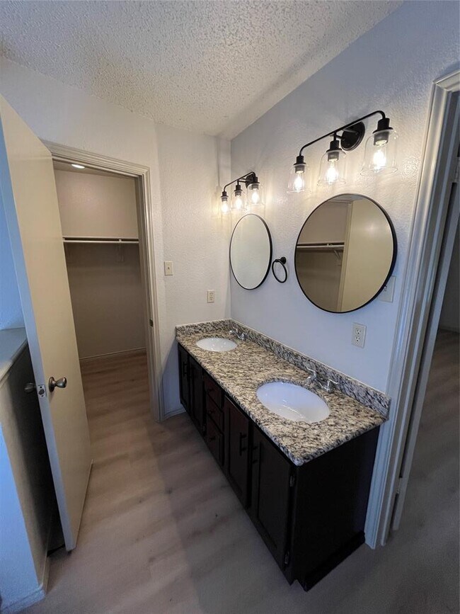 Foto del edificio - 13941 Maricella Ln
