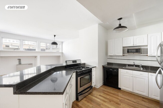 Foto del edificio - 237-241 Bedford Ave