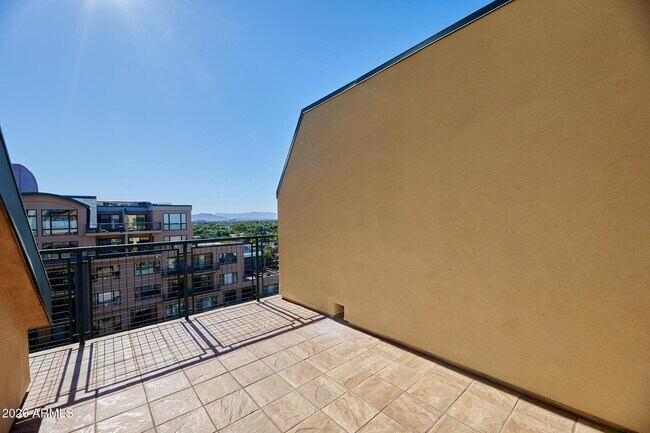 Foto del edificio - 17 W Vernon Ave