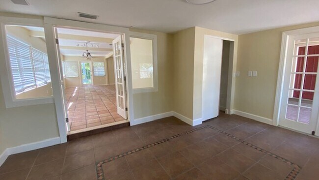 Foto del edificio - Great Location 3 Bedroom Home Fully Update...