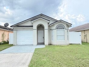 Building Photo - 1828 Lacy Ln