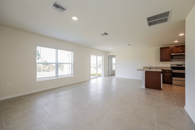 Foto del edificio - 3020 64th St W