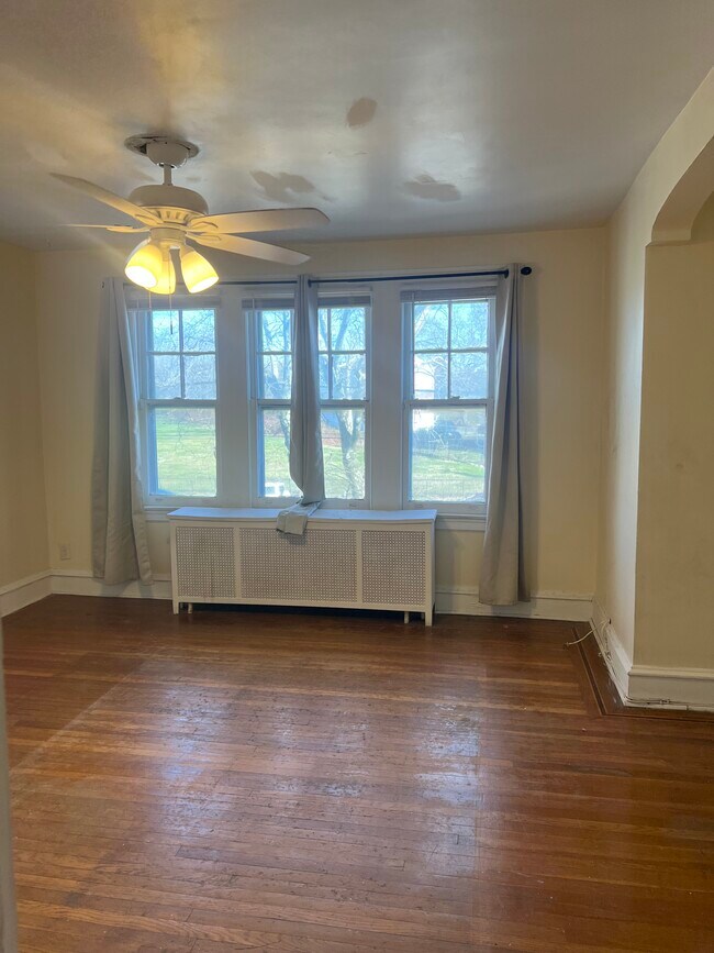 Foto del edificio - 6055 Frankford Ave