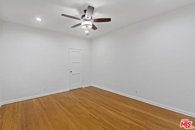 Foto del edificio - 2364 Kerwood Ave