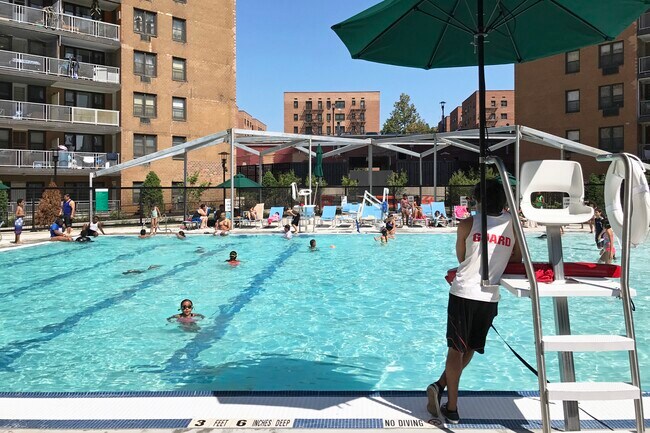 Foto del edificio - 97-22 57th Ave