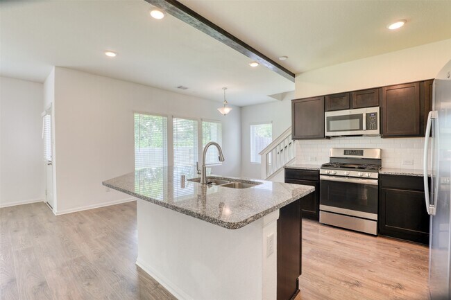 Foto del edificio - 407 Magnolia Ln