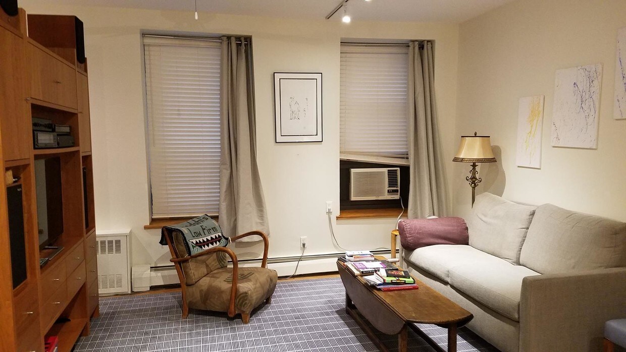 Primary Photo - 305 West 98th Street