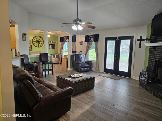 Foto del edificio - 906 County Rd 217