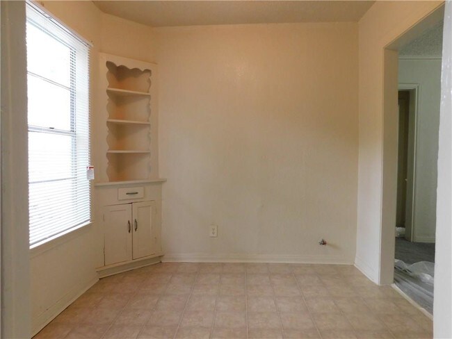 Foto del edificio - 1717 Hemphill Dr