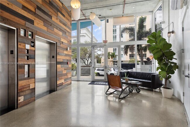 Foto del edificio - 444 NE 30th St